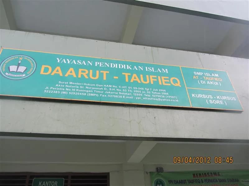 SMP ISLAM AT-TAUFIEQ — Kemendikdasmen