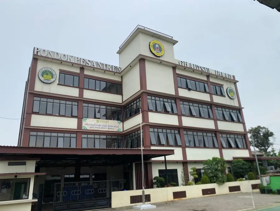 SMP GHAUTSUL IBAAD